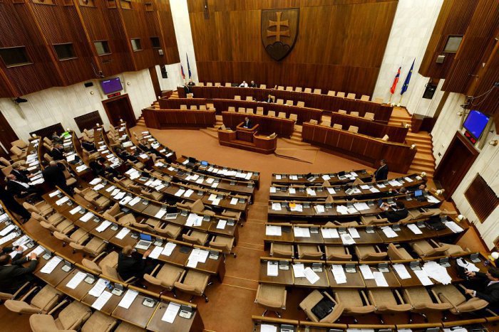 Ilustračný obrázok k článku O parlamentnú stoličku zabojovali aj Považskobystričania: Ako dopadli vo voľbách?