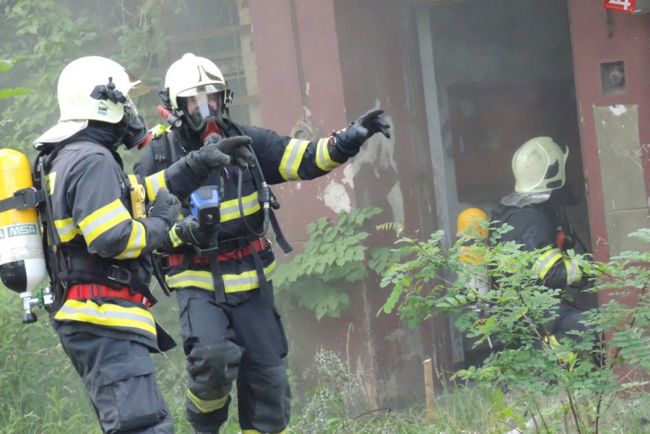 Ilustračný obrázok k článku Preverovali hasičov z Trenčianskeho kraja: FOTO z cvičenia pri výbuchu a požiari