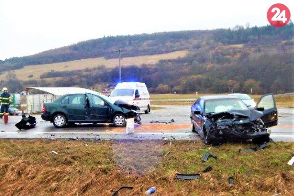FOTO z vážnej nehody v okrese Považská Bystrica