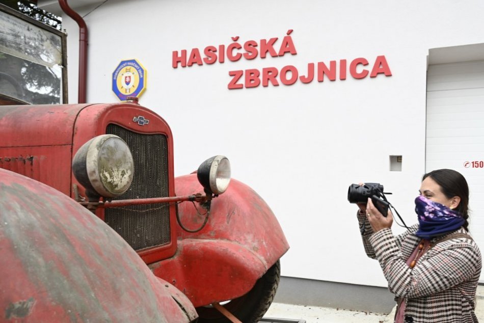 FOTO: Do Milochova sa vrátilo po 40 rokoch hasičské auto, známe z klipu Kaskadér